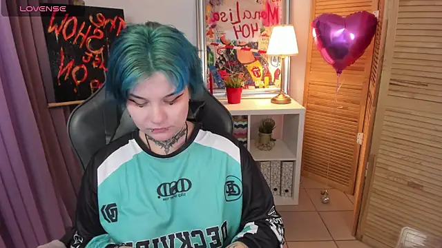 Snapshot of mekurisu chatting on 02/11/25, 04:22 mekurisu online show from 02/11/25, 04:22