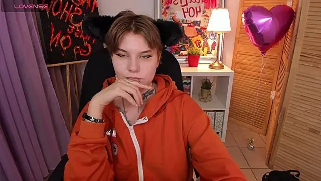 Snapshot of mekurisu chatting on 02/20/25, 04:28 mekurisu online show from 02/20/25, 04:28