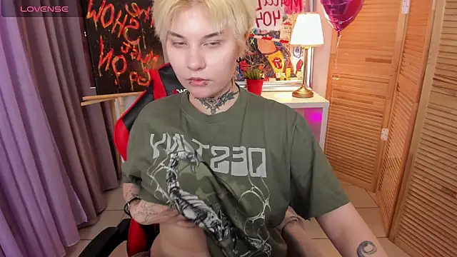 Snapshot of mekurisu chatting on 02/28/25, 07:37 mekurisu online show from 02/28/25, 07:37