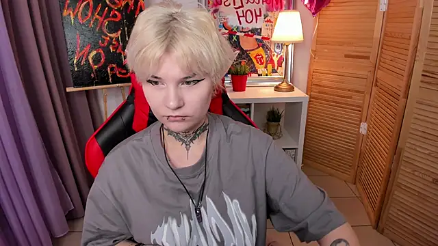 Snapshot of mekurisu chatting on 03/16/25, 01:28 mekurisu online show from 03/16/25, 01:28