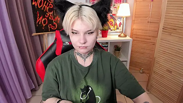 Snapshot of mekurisu chatting on 03/23/25, 04:27 mekurisu online show from 03/23/25, 04:27