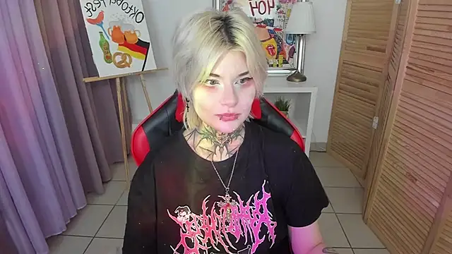 Snapshot of mekurisu chatting on 10/01/25, 01:22 mekurisu online show from 10/01/25, 01:22