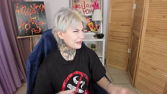 Snapshot of mekurisu chatting on 01/10/26, 01:29 mekurisu online show from 01/10/26, 01:29