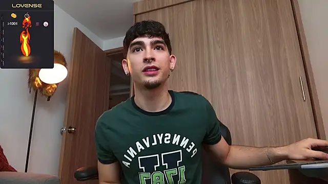 Snapshot of zenn_rush1 chatting on 01/08/25, 12:37 zenn rush1 online show from 01/08/25, 12:37