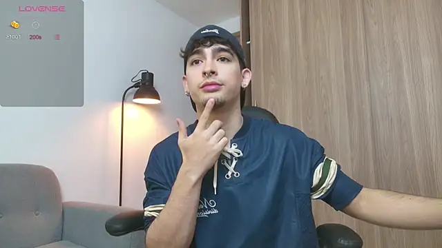 Snapshot of zenn_rush1 chatting on 02/17/25, 01:32 zenn rush1 online show from 02/17/25, 01:32