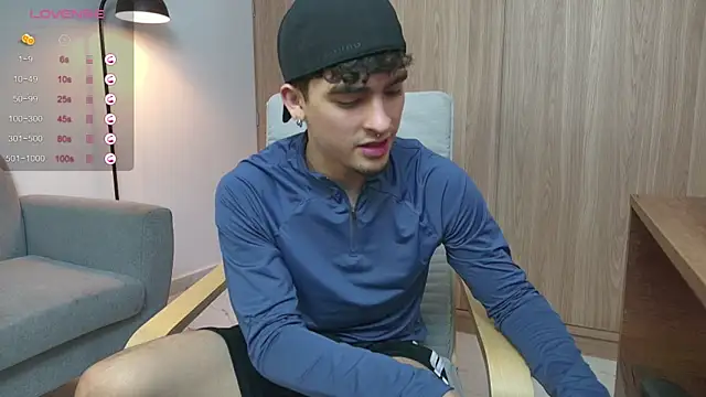 Snapshot of zenn_rush1 chatting on 02/21/25, 01:33 zenn rush1 online show from 02/21/25, 01:33