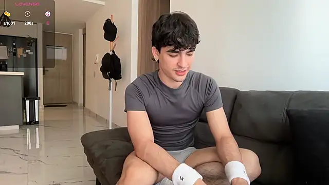 Snapshot of zenn_rush1 chatting on 10/02/25, 01:40 zenn rush1 online show from 10/02/25, 01:40