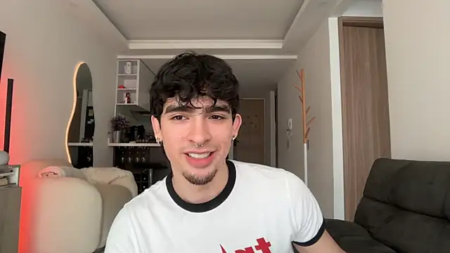 Snapshot of zenn_rush1 chatting on 11/08/25, 12:38 zenn rush1 online show from 11/08/25, 12:38