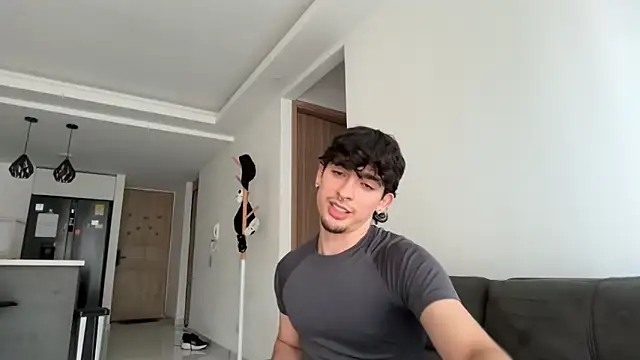 Snapshot of zenn_rush1 chatting on 11/20/25, 02:17 zenn rush1 online show from 11/20/25, 02:17