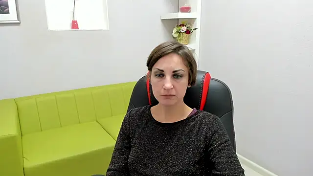 Snapshot of AuroraScript chatting on 12/11/24, 07:14 AuroraScript online show from 12/11/24, 07:14