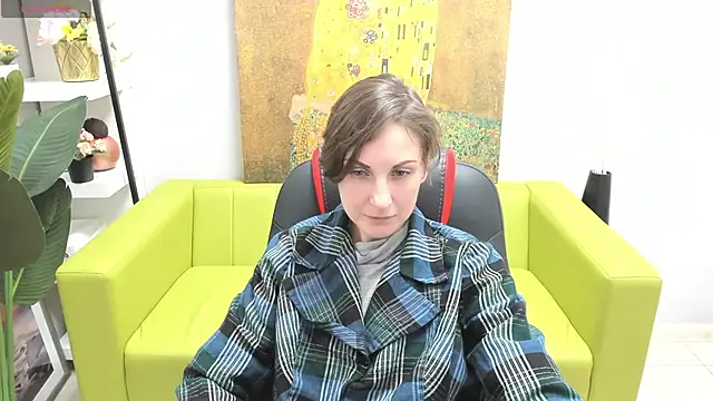 Snapshot of AuroraScript chatting on 12/28/24, 06:40 AuroraScript online show from 12/28/24, 06:40