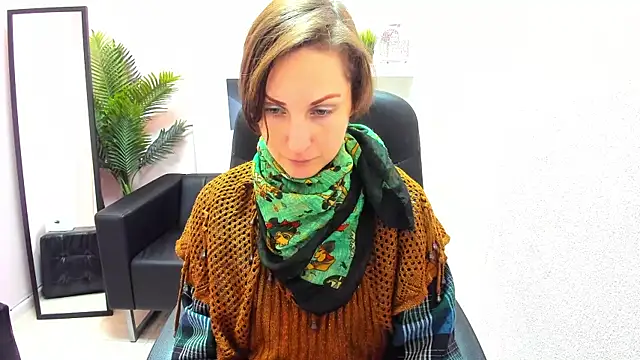 Snapshot of AuroraScript chatting on 12/30/24, 03:24 AuroraScript online show from 12/30/24, 03:24