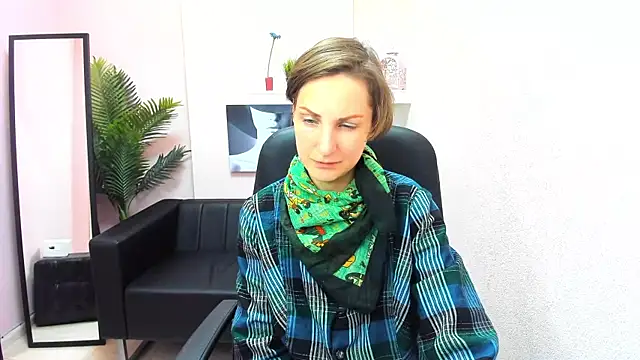 Snapshot of AuroraScript chatting on 12/30/24, 06:49 AuroraScript online show from 12/30/24, 06:49