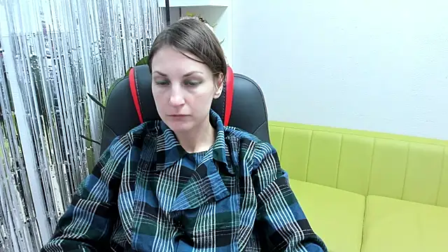 Snapshot of AuroraScript chatting on 01/04/25, 03:28 AuroraScript online show from 01/04/25, 03:28