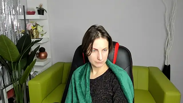 Snapshot of AuroraScript chatting on 01/19/25, 01:10 AuroraScript online show from 01/19/25, 01:10