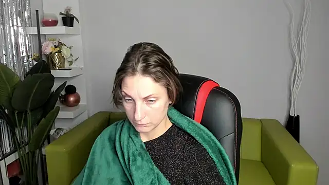 Snapshot of AuroraScript chatting on 01/19/25, 04:12 AuroraScript online show from 01/19/25, 04:12