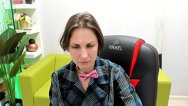 Snapshot of AuroraScript chatting on 01/23/25, 01:30 AuroraScript online show from 01/23/25, 01:30