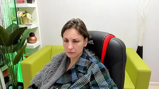 Snapshot of AuroraScript chatting on 01/23/25, 04:41 AuroraScript online show from 01/23/25, 04:41