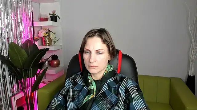 Snapshot of AuroraScript chatting on 01/30/25, 01:00 AuroraScript online show from 01/30/25, 01:00