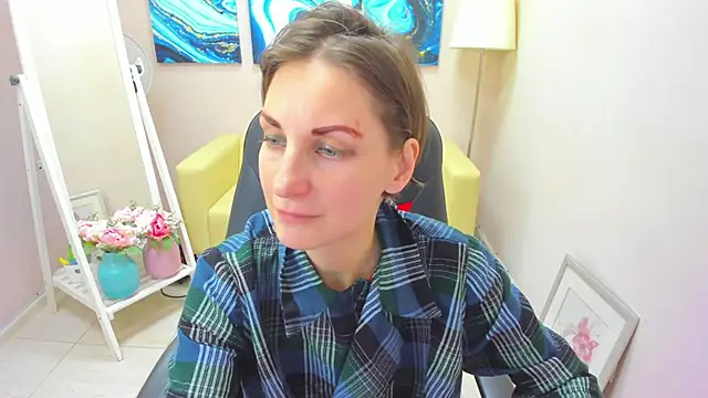 Snapshot of AuroraScript chatting on 02/01/25, 07:13 AuroraScript online show from 02/01/25, 07:13