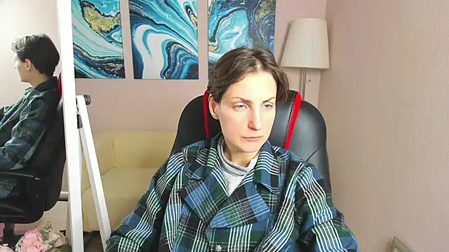 Snapshot of AuroraScript chatting on 02/08/25, 06:55 AuroraScript online show from 02/08/25, 06:55