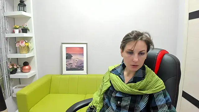 Snapshot of AuroraScript chatting on 02/27/25, 01:16 AuroraScript online show from 02/27/25, 01:16