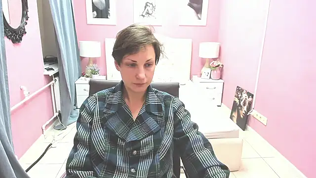 Snapshot of AuroraScript chatting on 03/09/25, 04:49 AuroraScript online show from 03/09/25, 04:49