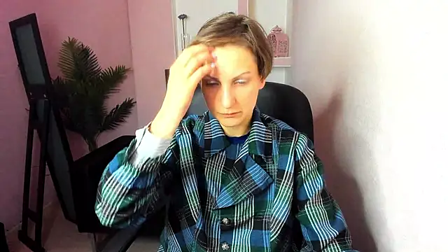 Snapshot of AuroraScript chatting on 03/20/25, 06:20 AuroraScript online show from 03/20/25, 06:20