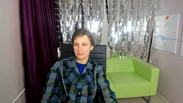 Snapshot of AuroraScript chatting on 03/23/25, 12:36 AuroraScript online show from 03/23/25, 12:36