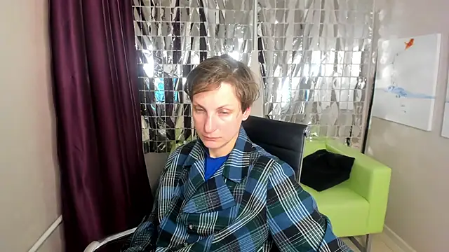 Snapshot of AuroraScript chatting on 03/23/25, 03:54 AuroraScript online show from 03/23/25, 03:54