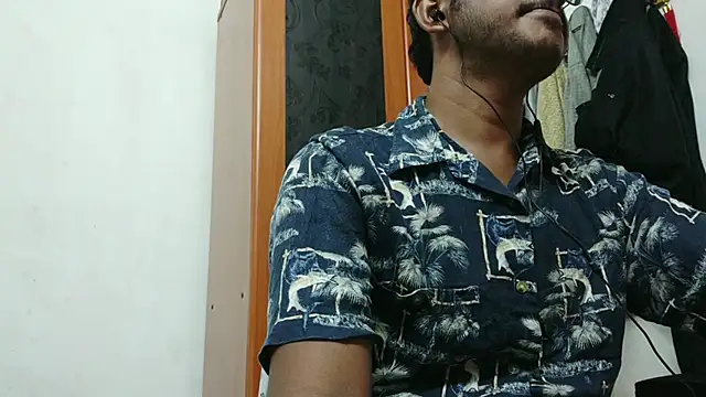 Snapshot of Awesomehotboy chatting on 12/15/25, 02:32 Awesomehotboy online show from 12/15/25, 02:32