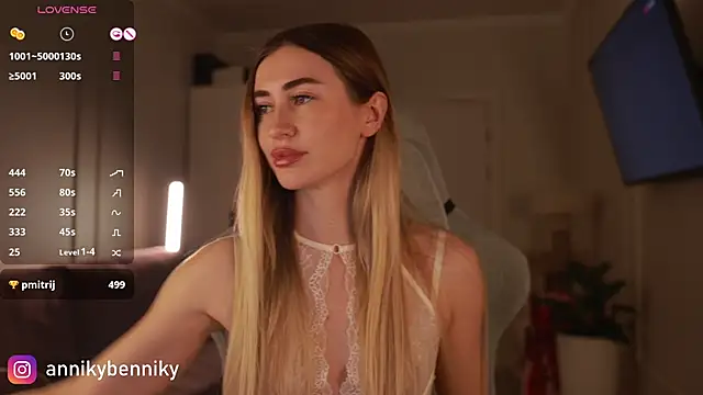 Coconutkittyy online show from 12/14/24, 05:25