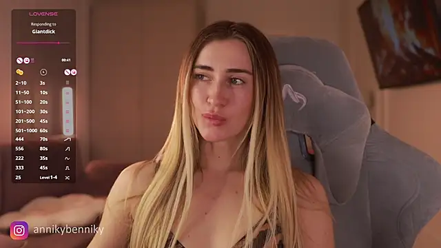 Coconutkittyy online show from 03/09/25, 09:03