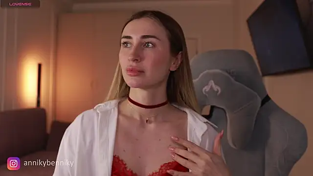 Coconutkittyy online show from 03/15/25, 05:26