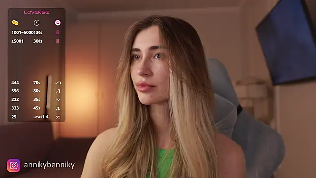 Coconutkittyy online show from 03/22/25, 06:47