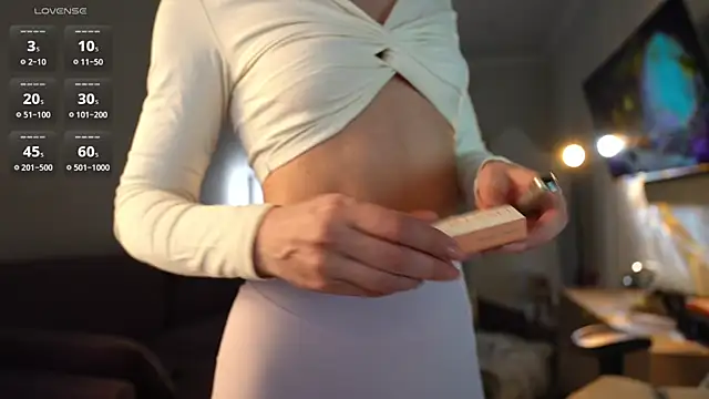 Snapshot of Coconutkittyy chatting on 04/07/26, 04:40 Coconutkittyy online show from 04/07/26, 04:40