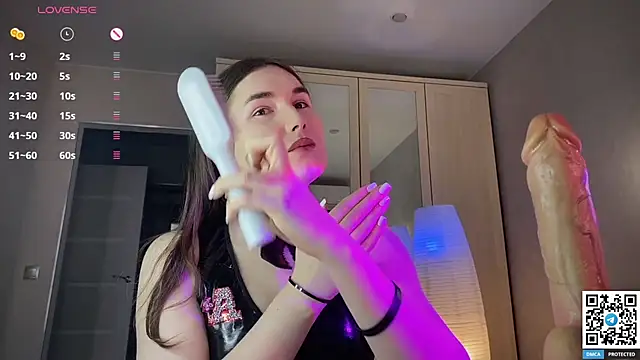 Snapshot of Maria_Bowie chatting on 03/07/26, 07:38 Maria Bowie online show from 03/07/26, 07:38