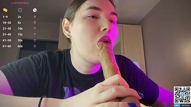 Snapshot of Maria_Bowie chatting on 04/07/26, 06:25 Maria Bowie online show from 04/07/26, 06:25