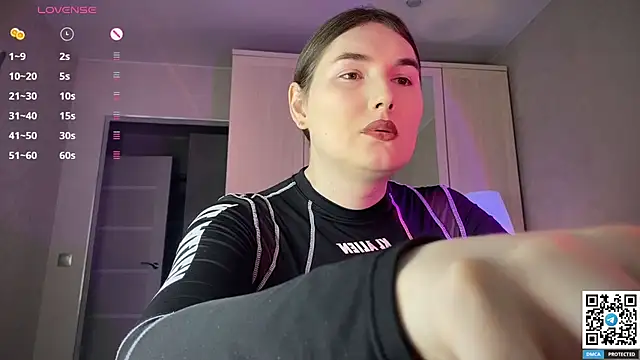 Snapshot of Maria_Bowie chatting on 04/13/26, 07:47 Maria Bowie online show from 04/13/26, 07:47