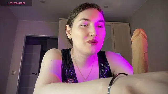 Snapshot of Maria_Bowie chatting on 05/25/26, 04:40 Maria Bowie online show from 05/25/26, 04:40