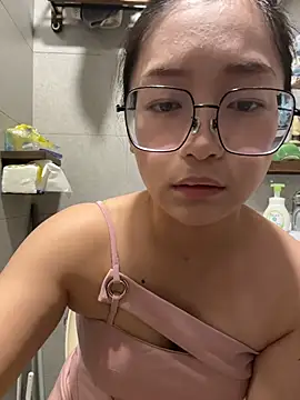 Snapshot of wt0314 chatting on 03/25/26, 02:23 wt0314 online show from 03/25/26, 02:23