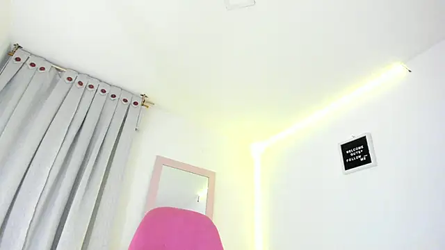 Snapshot of Anniie_grey chatting on 12/14/24, 12:11 Anniie grey online show from 12/14/24, 12:11