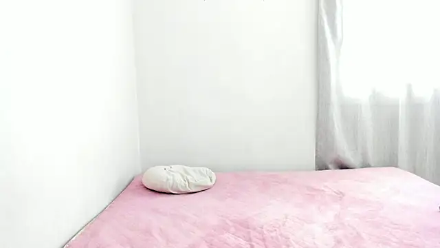 Snapshot of Anniie_grey chatting on 03/13/25, 08:11 Anniie grey online show from 03/13/25, 08:11