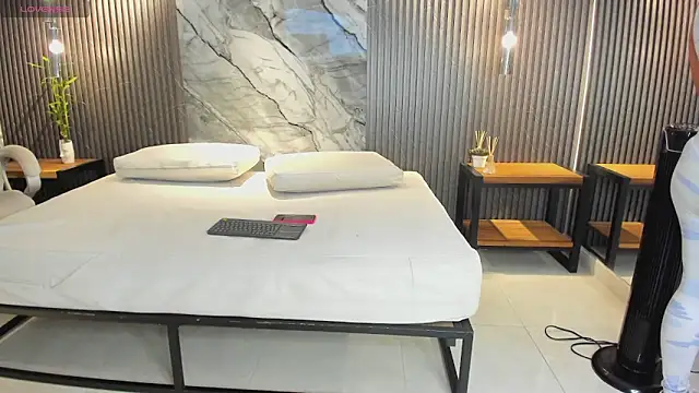 Snapshot of julietha_taylor chatting on 11/14/25, 03:38 julietha taylor online show from 11/14/25, 03:38