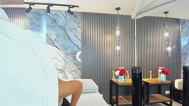 Snapshot of julietha_taylor chatting on 11/25/25, 02:33 julietha taylor online show from 11/25/25, 02:33