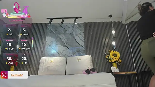 Snapshot of julietha_taylor chatting on 04/18/26, 01:53 julietha taylor online show from 04/18/26, 01:53