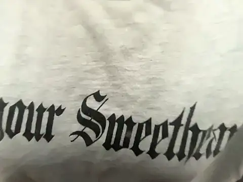 Snapshot of MissSwitch chatting on 12/06/24, 04:17 MissSwitch online show from 12/06/24, 04:17