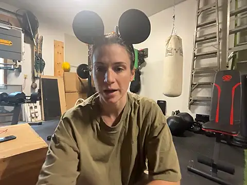 Snapshot of MissSwitch chatting on 12/10/24, 05:22 MissSwitch online show from 12/10/24, 05:22