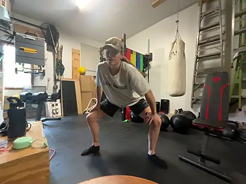 Snapshot of MissSwitch chatting on 12/12/24, 05:37 MissSwitch online show from 12/12/24, 05:37