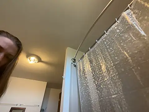 Snapshot of MissSwitch chatting on 12/31/24, 07:29 MissSwitch online show from 12/31/24, 07:29